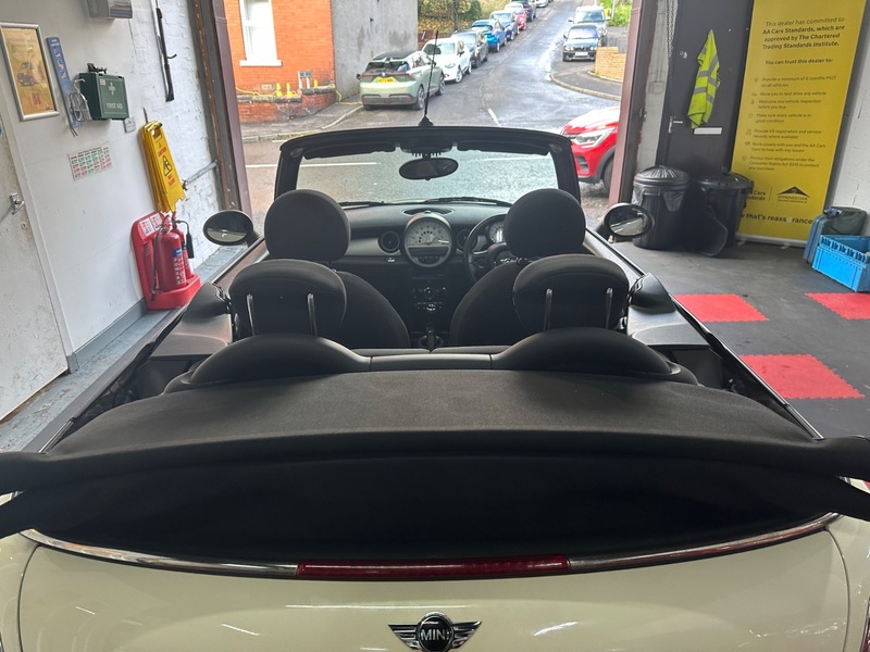 Used MINI Convertible 2011 for sale - 76482627: Photo 37