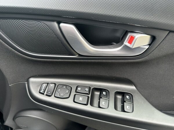 Used Hyundai KONA 2022 for sale - 76206672: Photo 17