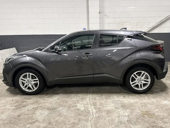 Used Toyota C-HR 2022 for sale - 76374672: Photo