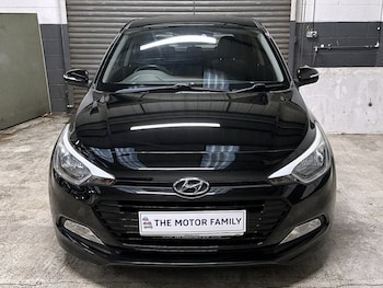 Used Hyundai i20 2017 for sale - 77007758: Photo