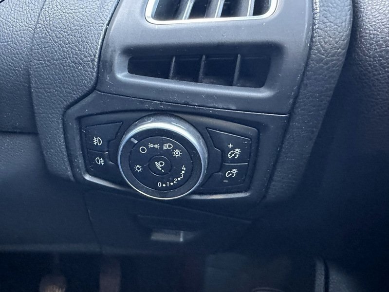 Used Ford Focus 2017 for sale - 76707355: Photo 18