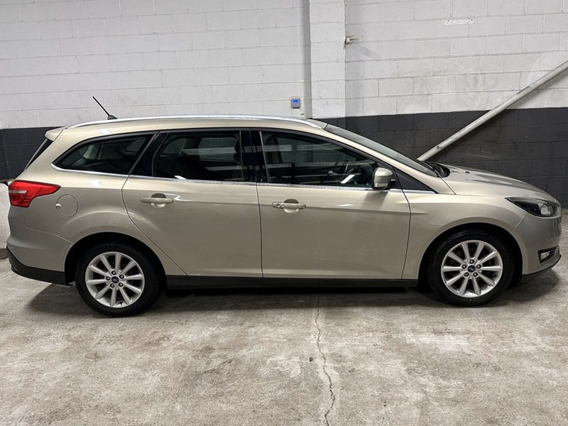 Used Ford Focus 2017 for sale - 76707355: Photo 9