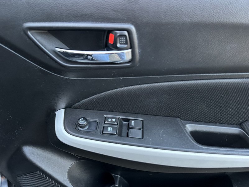 Used Suzuki Swift 2017 for sale - 76612637: Photo 17