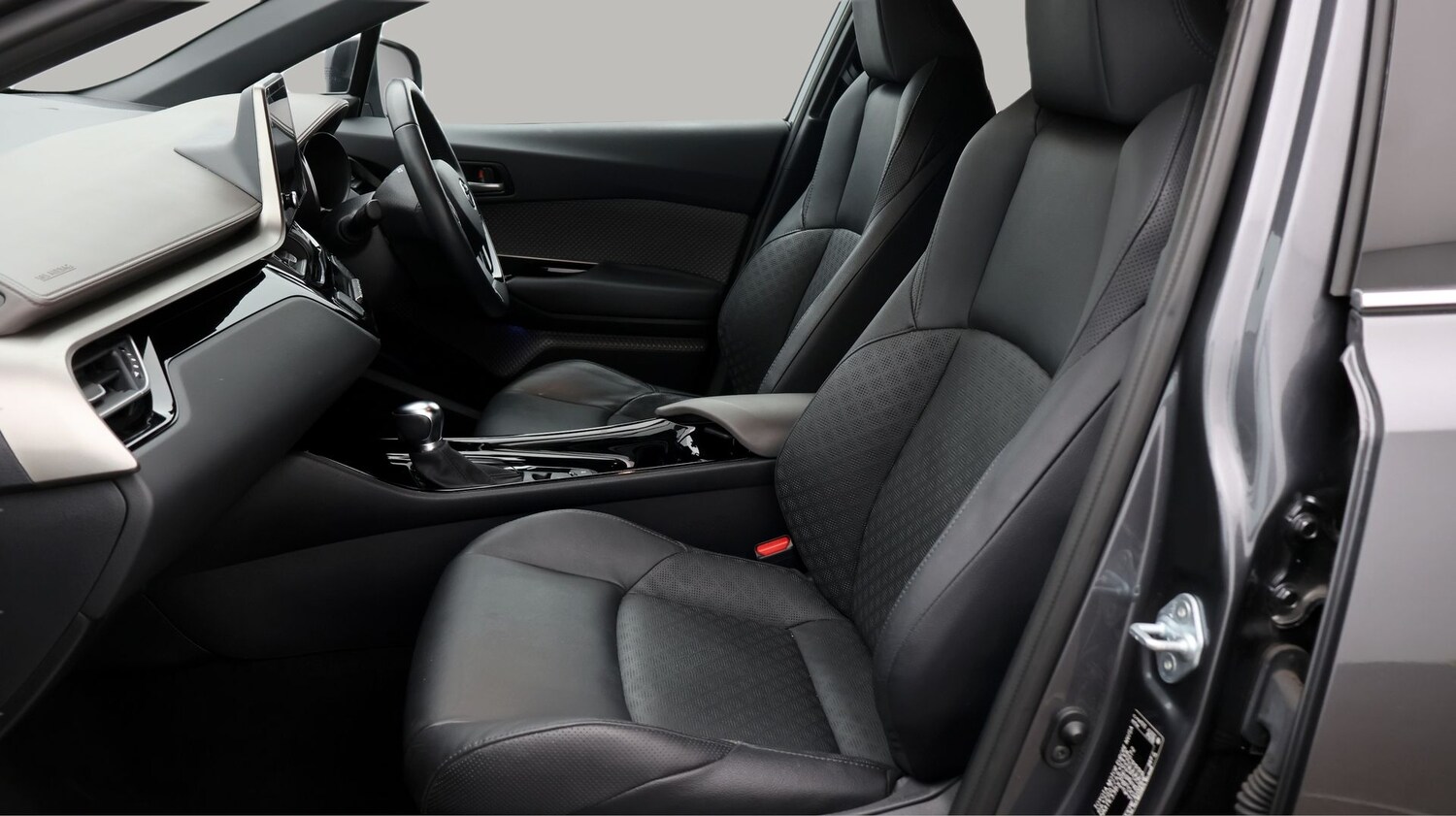 Used Toyota C-HR 2023 for sale - 77181738: Photo 14