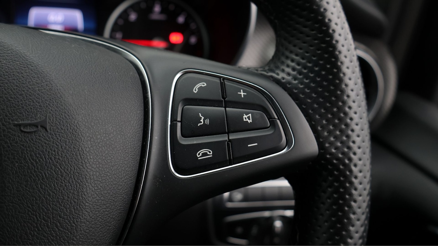 Used Mercedes-Benz V-Class 2023 for sale - 77529376: Photo 26