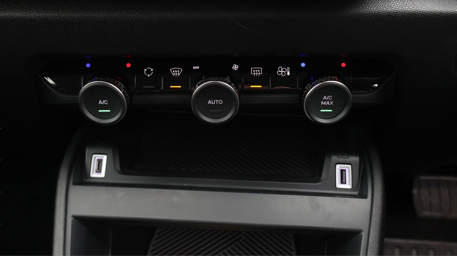 Used Citroen C4 2023 for sale - 77232879: Photo 12