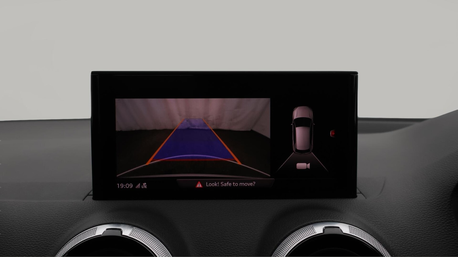 Used Audi Q2 2022 for sale - 76632992: Photo 22