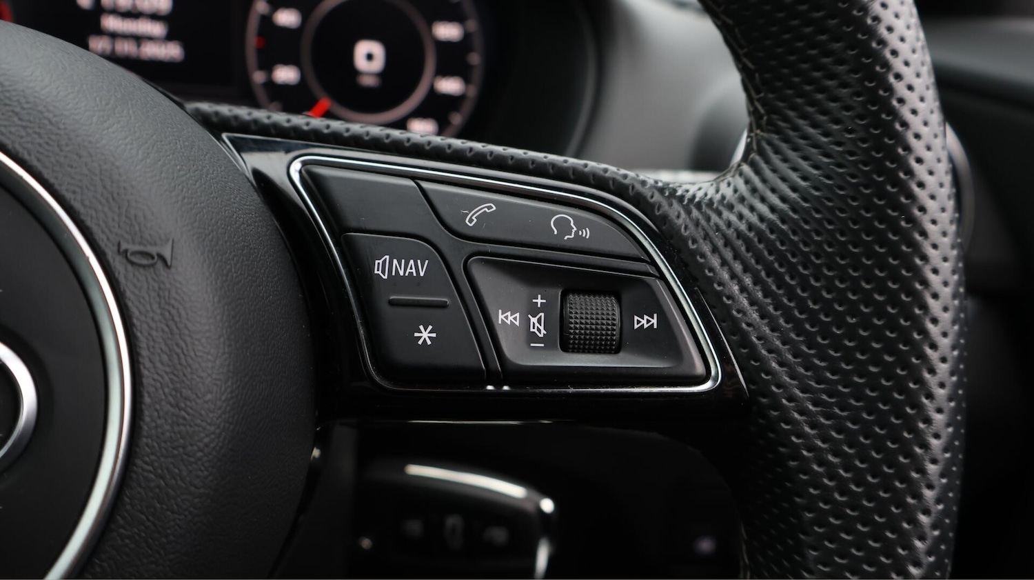 Used Audi Q2 2022 for sale - 76632992: Photo 24