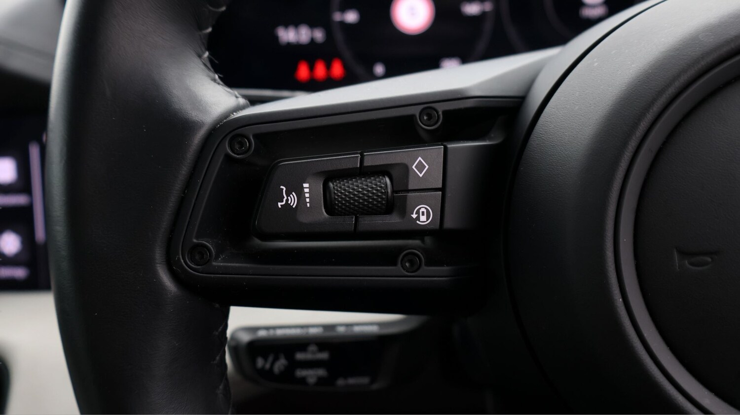 Used Porsche Taycan 2023 for sale - 77532485: Photo 25