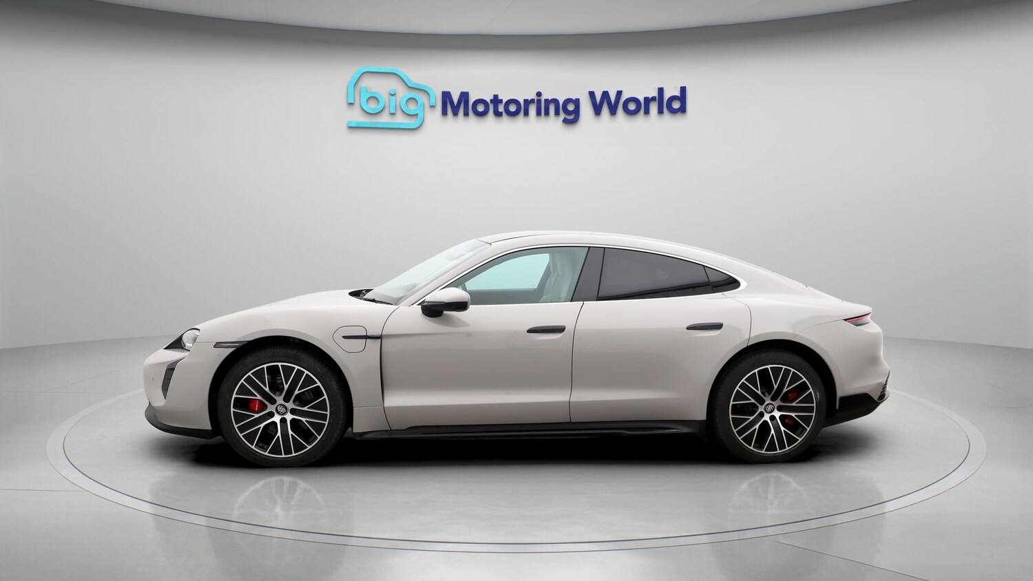 Used Porsche Taycan 2023 for sale - 77532485: Photo 4