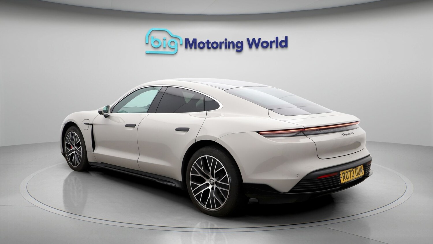 Used Porsche Taycan 2023 for sale - 77532485: Photo 5