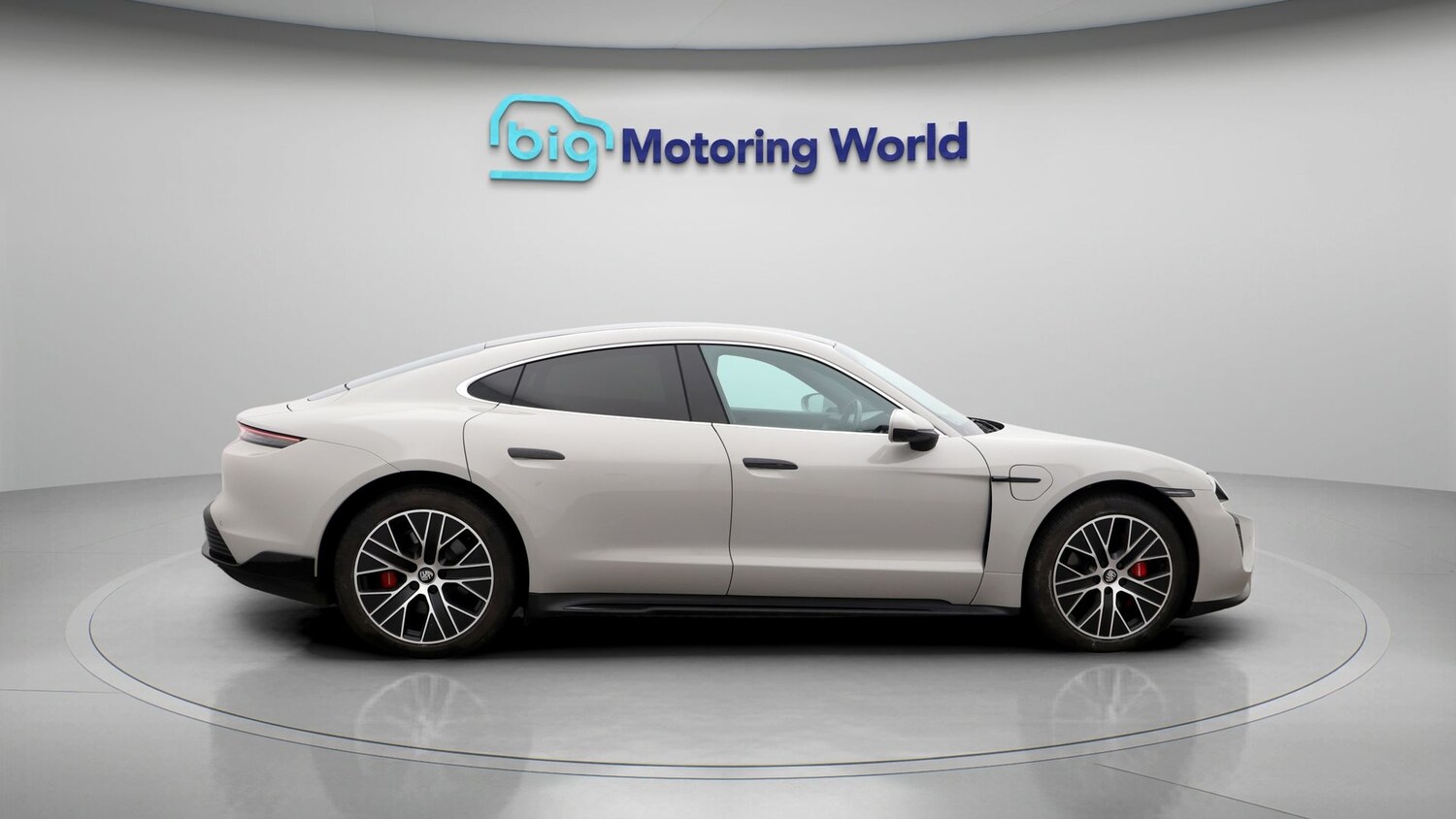 Used Porsche Taycan 2023 for sale - 77532485: Photo 8