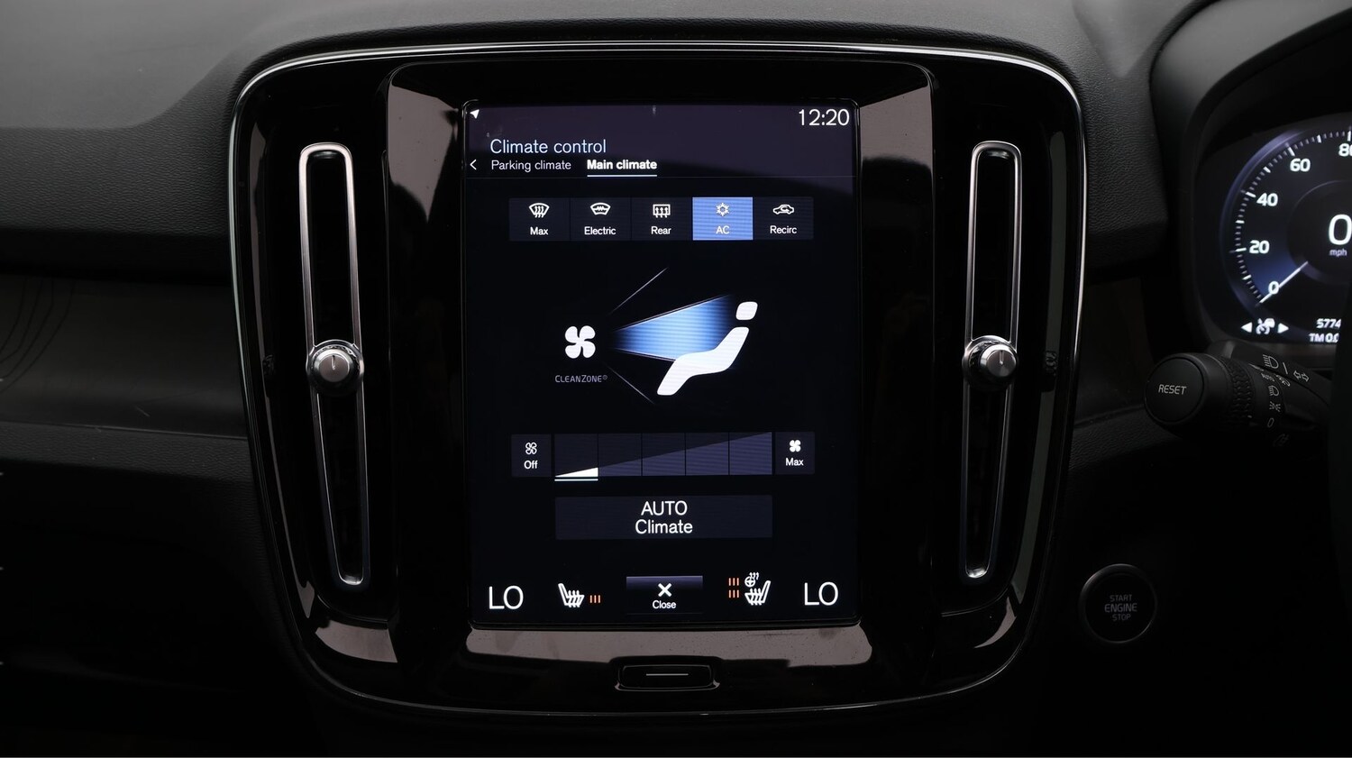 Used Volvo XC40 2023 for sale - 77829620: Photo 12