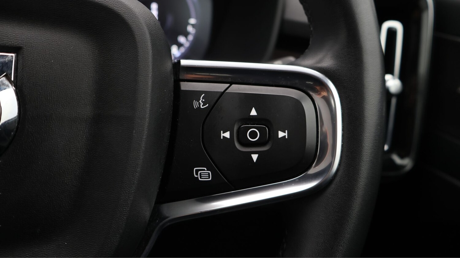 Used Volvo XC40 2023 for sale - 77829620: Photo 26