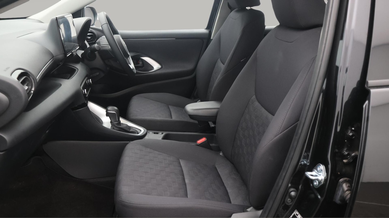 Used Toyota Yaris 2025 for sale - 76326153: Photo 15