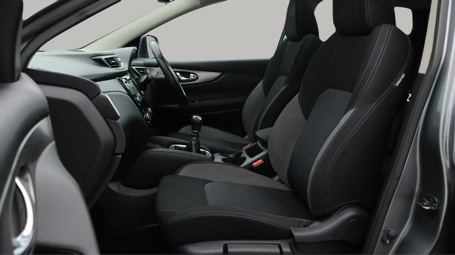 Used Nissan Qashqai 2018 for sale - 76458100: Photo 15