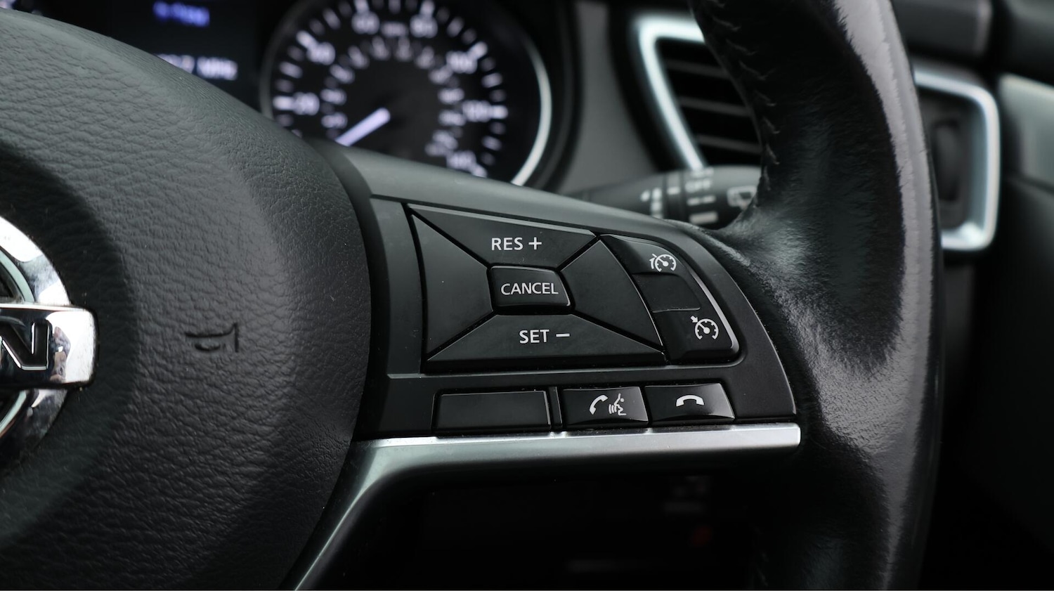 Used Nissan Qashqai 2018 for sale - 76458100: Photo 27