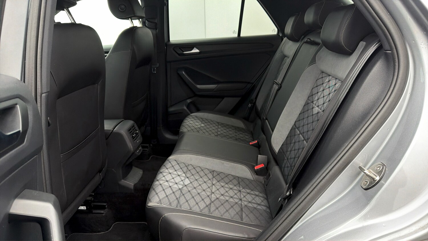 Used Volkswagen T-Roc 2023 for sale - 78176319: Photo 15