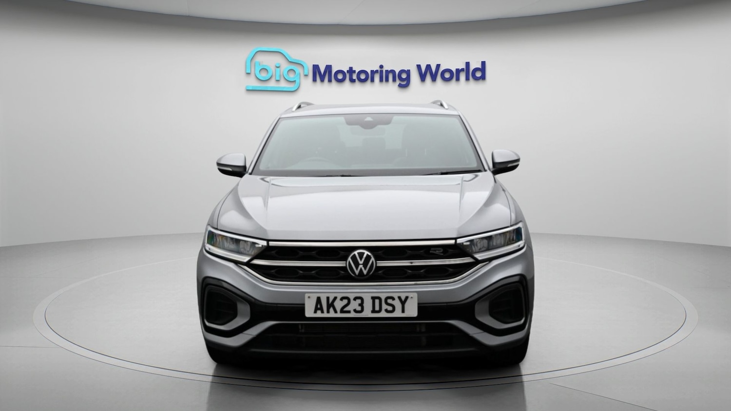 Used Volkswagen T-Roc 2023 for sale - 78176319: Photo 2