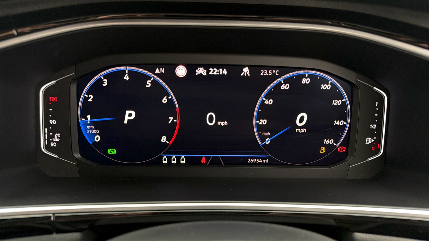 Used Volkswagen T-Roc 2023 for sale - 78176319: Photo 25