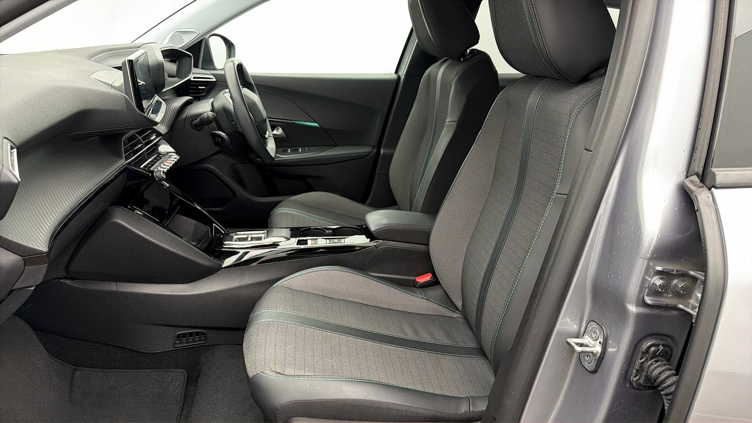 Used Peugeot E-2008 2022 for sale - 78077483: Photo 13