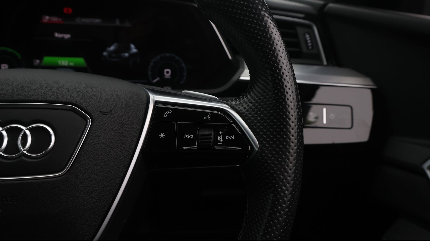 Used Audi e-tron 2022 for sale - 77460471: Photo 26