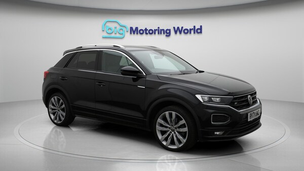 Used Volkswagen T-Roc 2021 for sale - 76200334: Photo 2