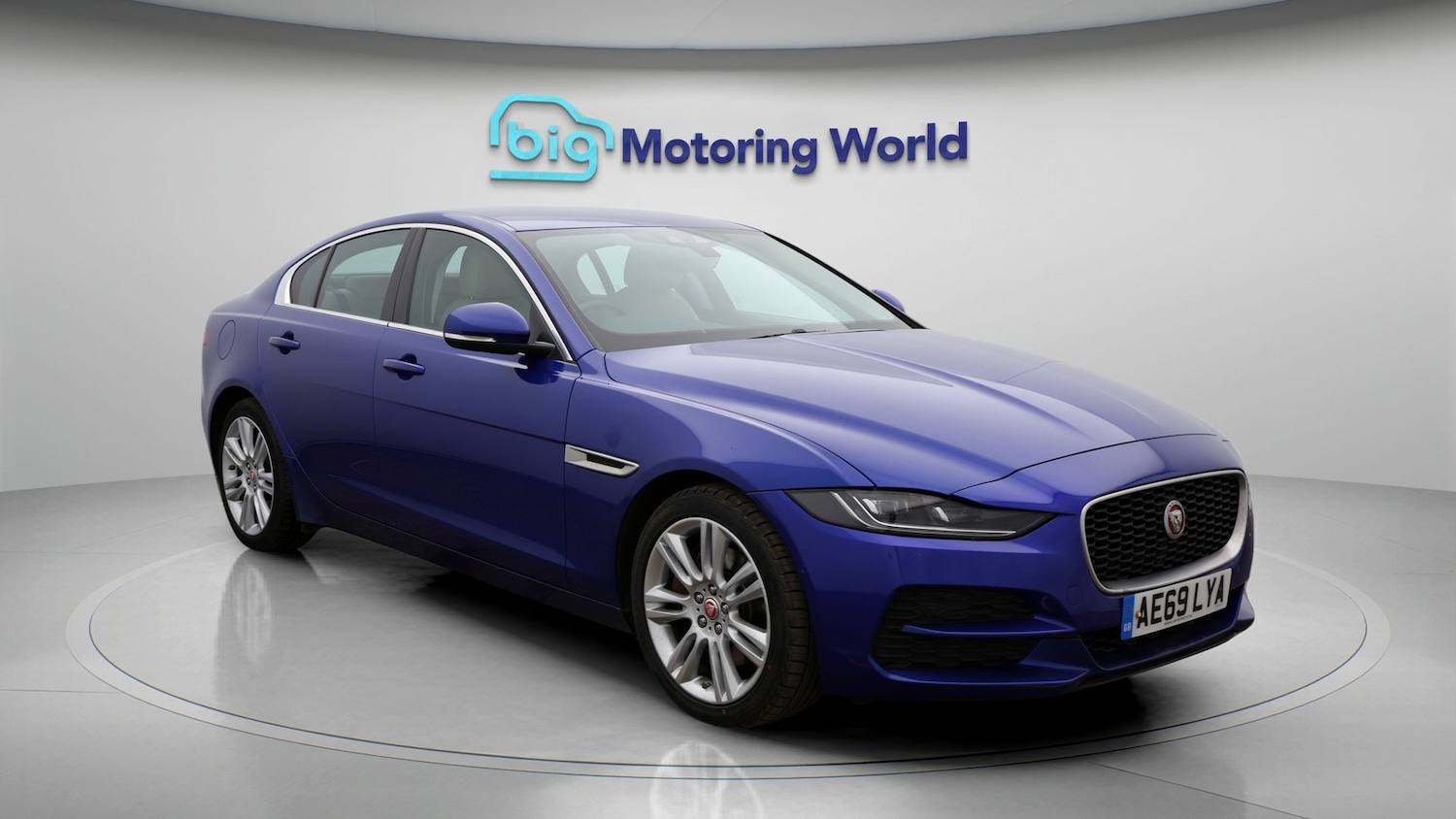 Used Jaguar XE 2019 for sale - 77064370: Photo 1