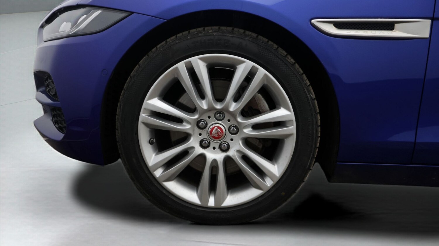 Used Jaguar XE 2019 for sale - 77064370: Photo 18