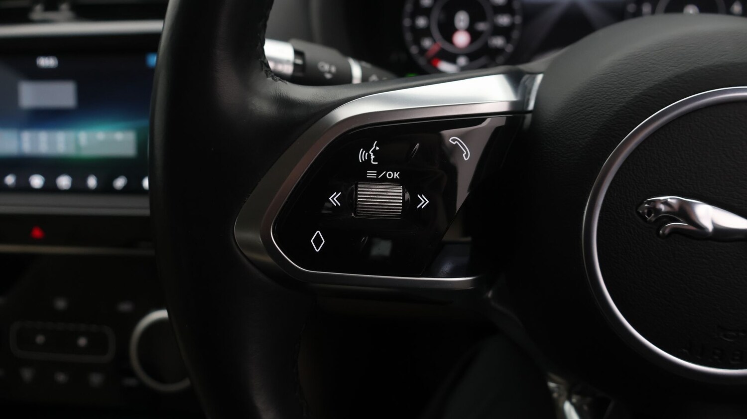 Used Jaguar XE 2019 for sale - 77064370: Photo 22