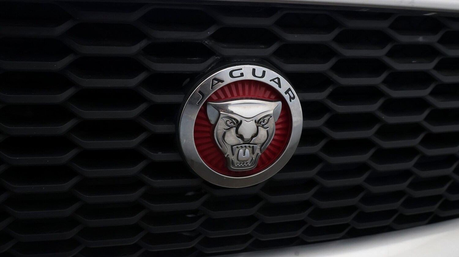 Used Jaguar XE 2019 for sale - 77064370: Photo 26