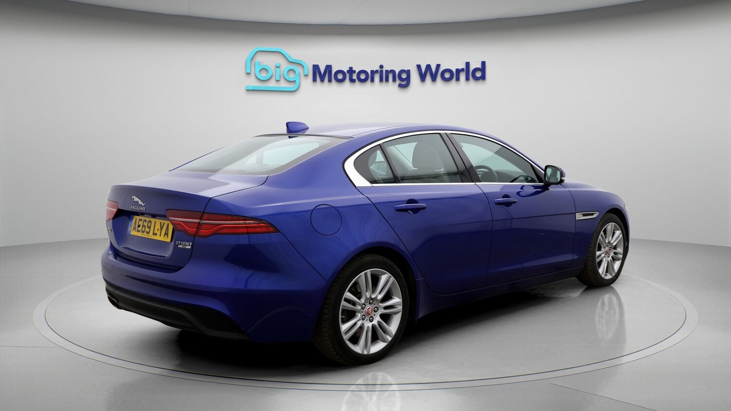Used Jaguar XE 2019 for sale - 77064370: Photo 7
