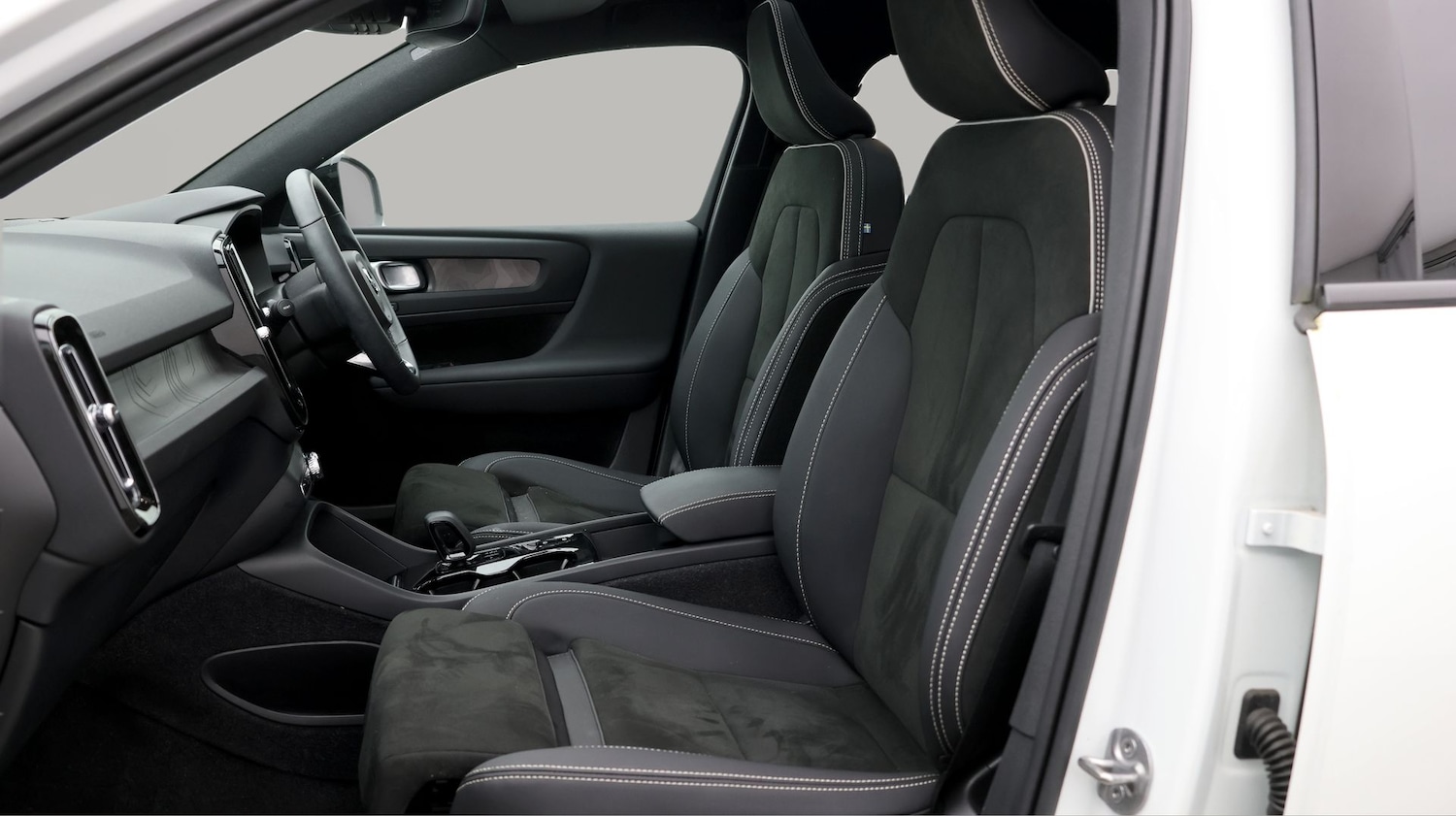 Used Volvo XC40 2022 for sale - 77201589: Photo 14