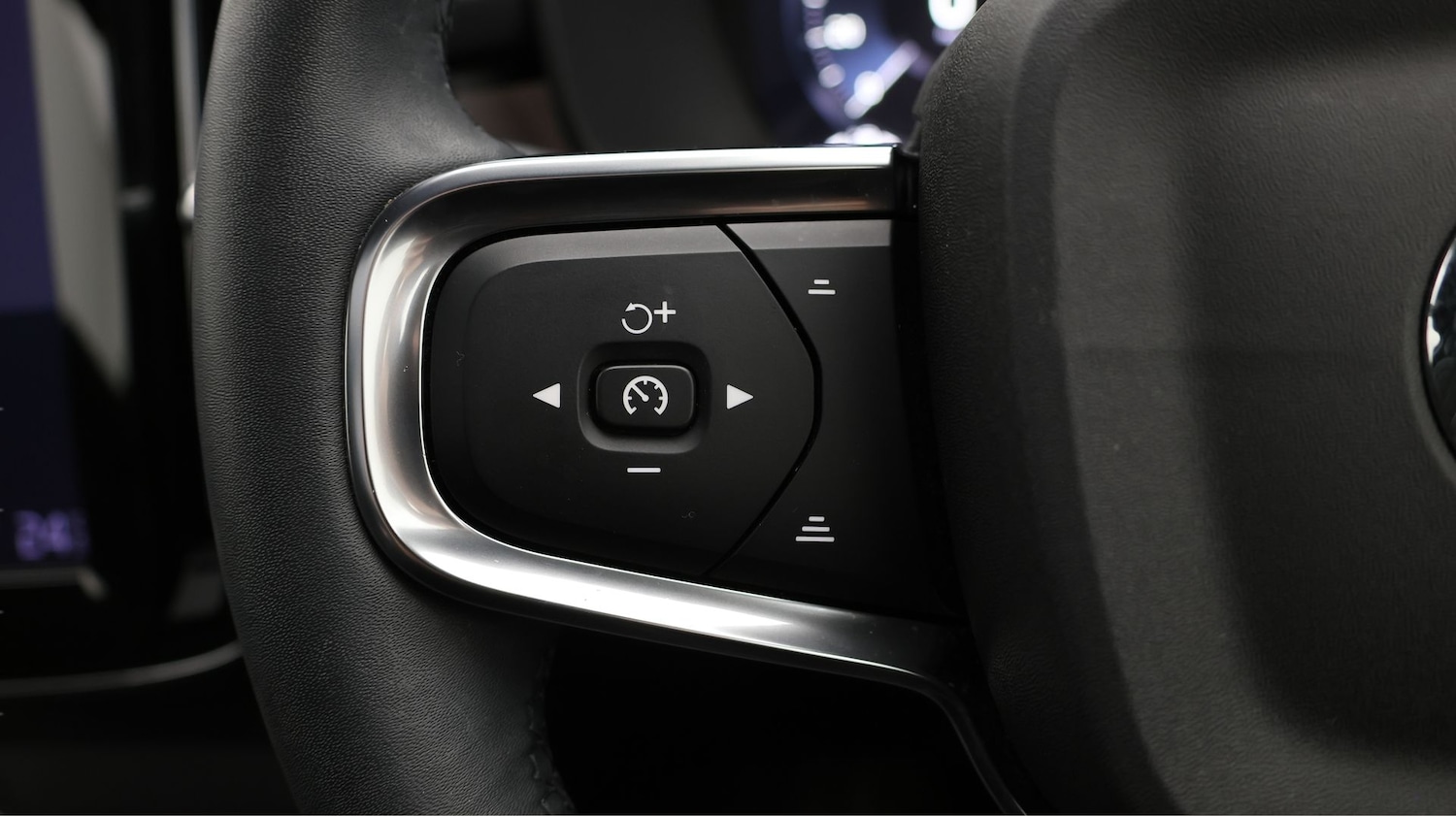 Used Volvo XC40 2022 for sale - 77201589: Photo 23