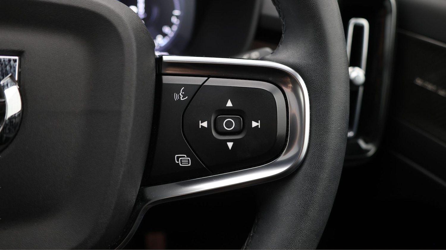 Used Volvo XC40 2022 for sale - 77201589: Photo 27