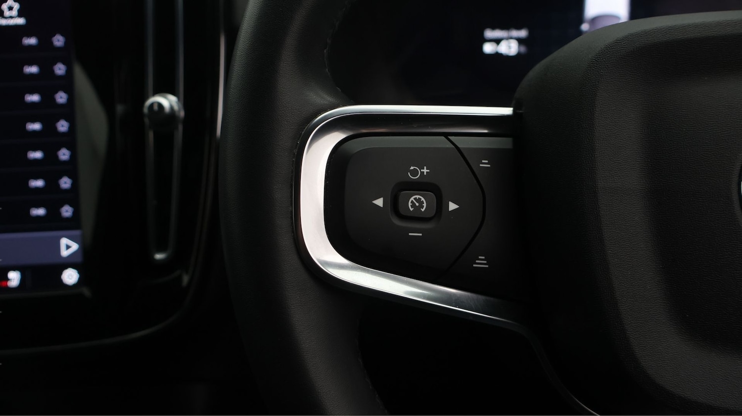 Used Volvo XC40 2023 for sale - 77679275: Photo 27