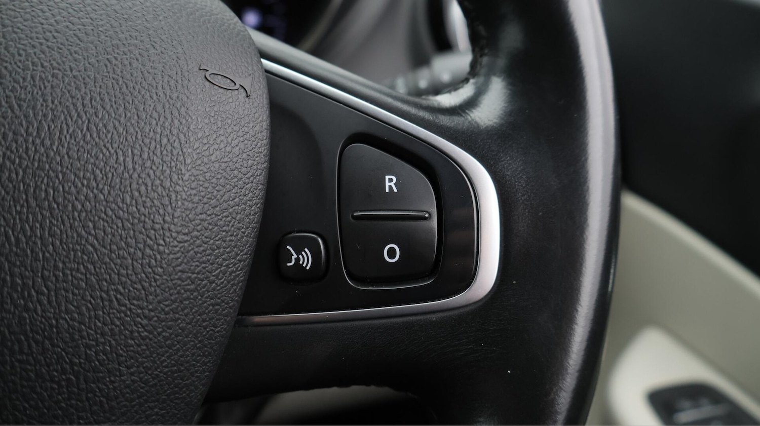 Used Renault Captur 2020 for sale - 75927230: Photo 24