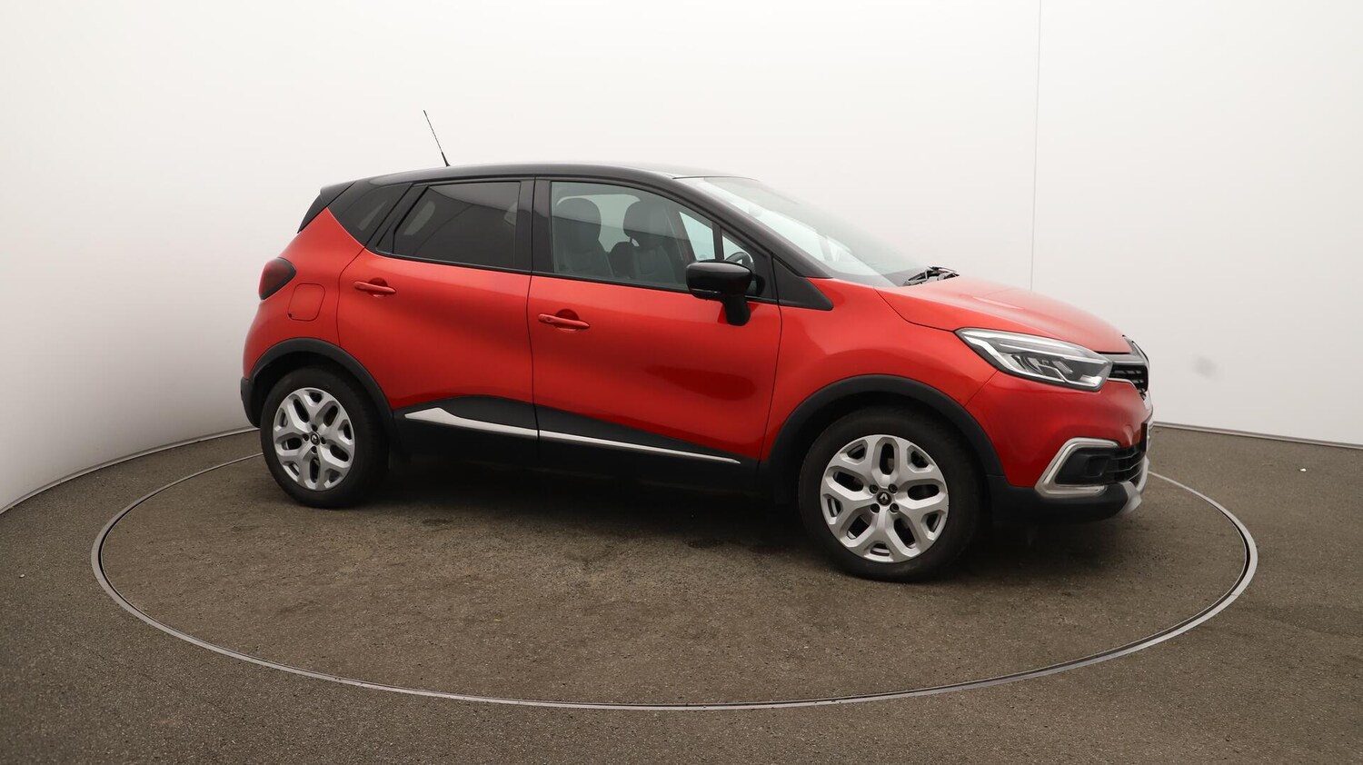 Used Renault Captur 2020 for sale - 75927230: Photo 46