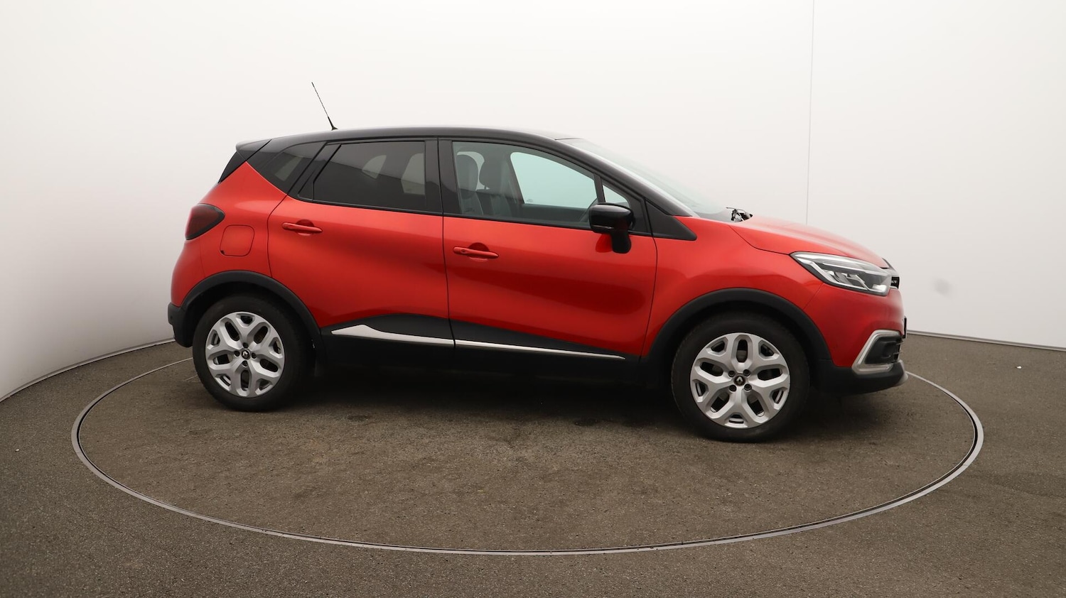 Used Renault Captur 2020 for sale - 75927230: Photo 48