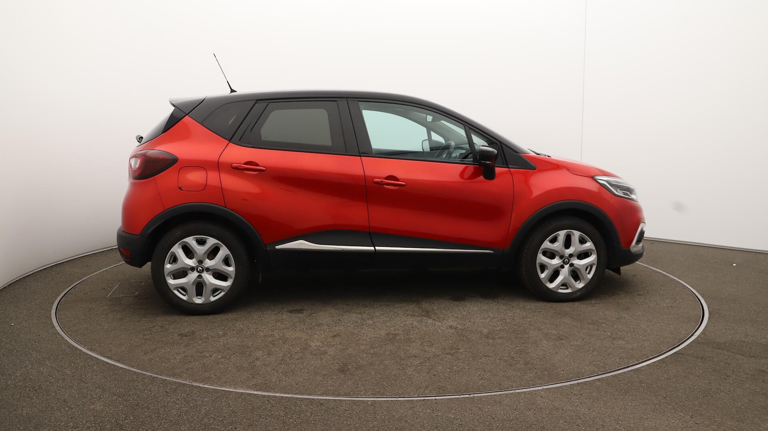 Used Renault Captur 2020 for sale - 75927230: Photo 50