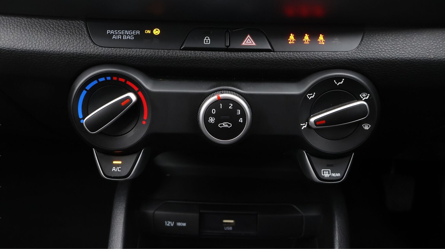 Used Kia Stonic 2022 for sale - 77249149: Photo 12