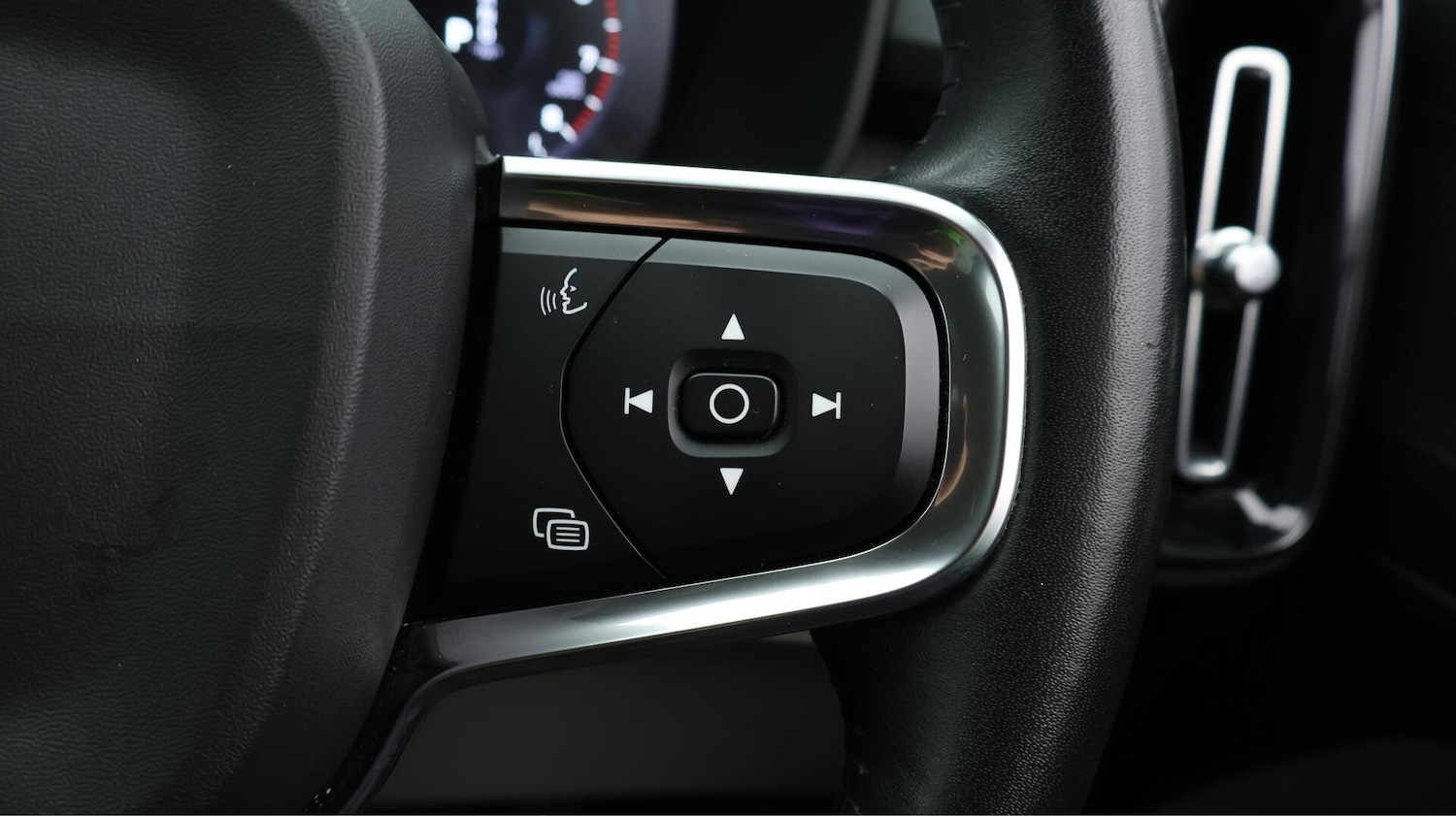 Used Volvo XC40 2020 for sale - 76432541: Photo 25