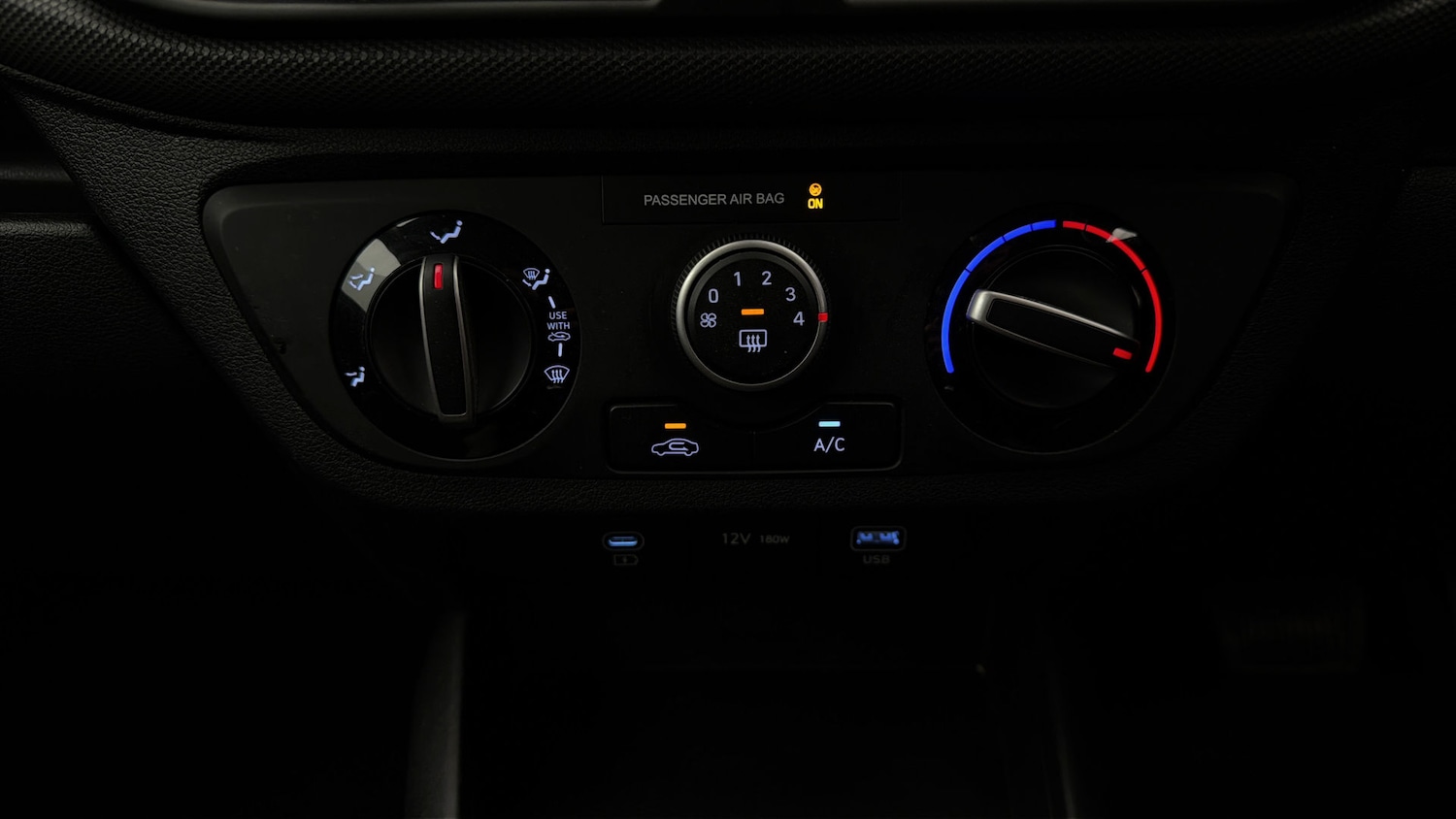 Used Hyundai i10 2024 for sale - 77921118: Photo 11