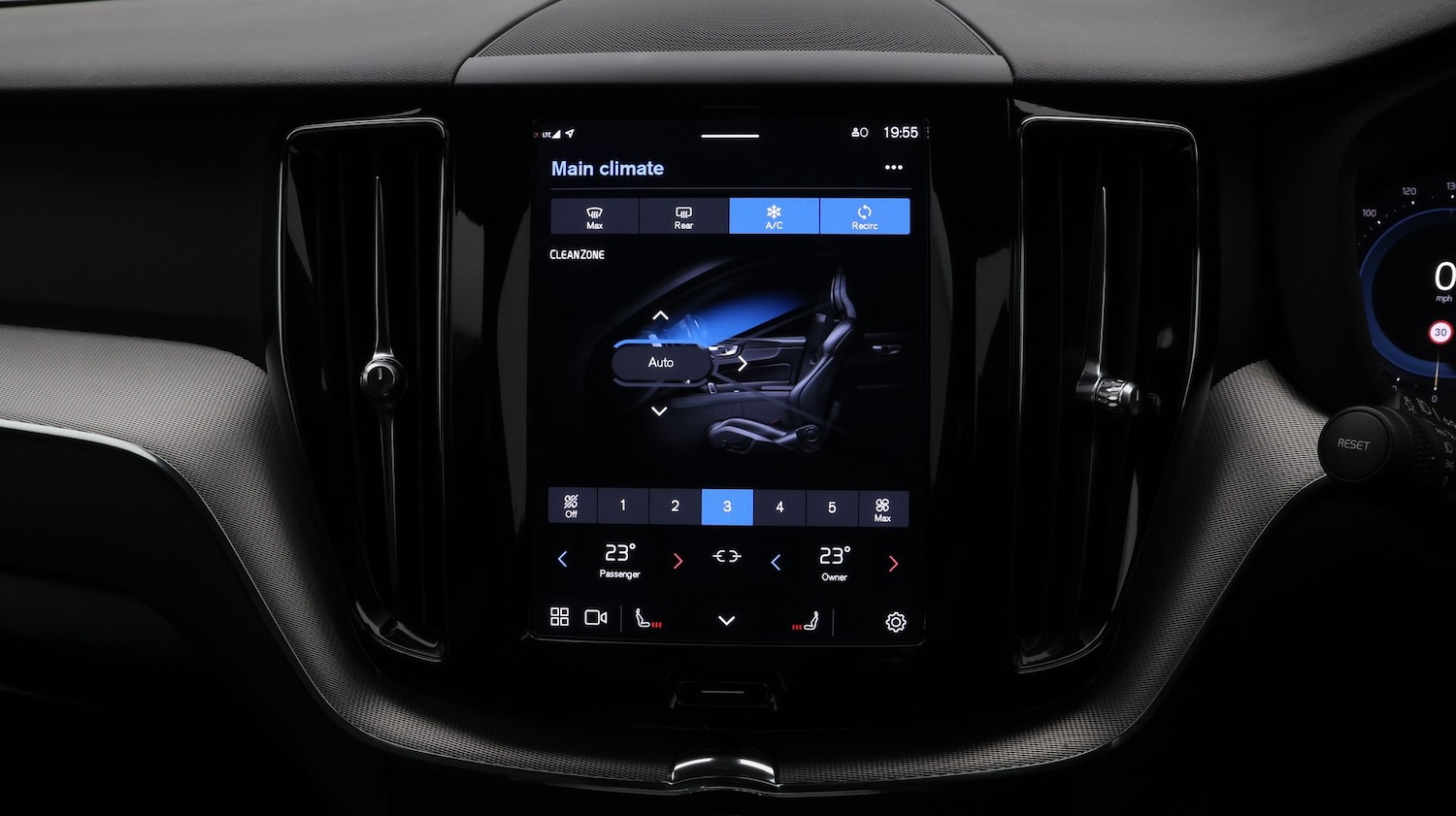 Used Volvo XC60 2022 for sale - 77650115: Photo 12