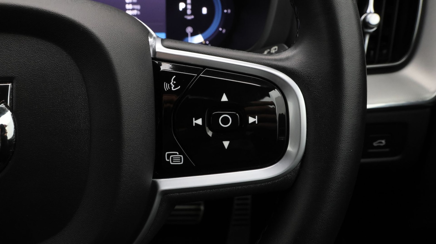 Used Volvo XC60 2022 for sale - 77650115: Photo 24