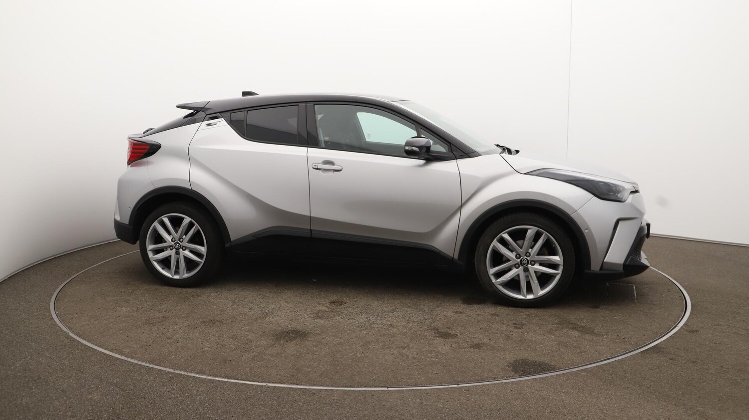 Used Toyota C-HR 2022 for sale - 75927198: Photo 48