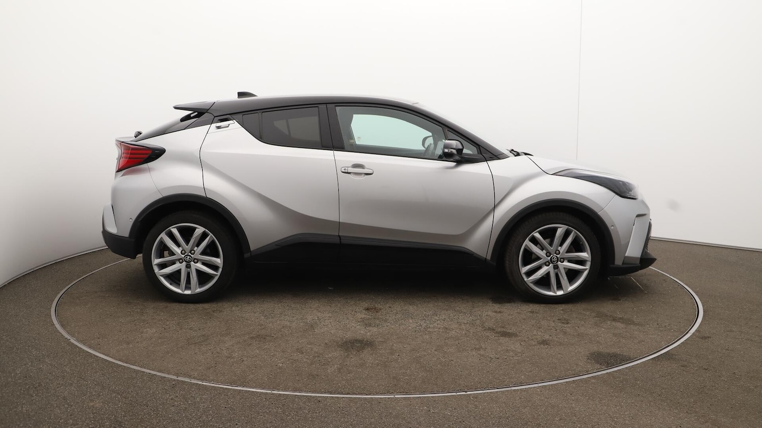 Used Toyota C-HR 2022 for sale - 75927198: Photo 49