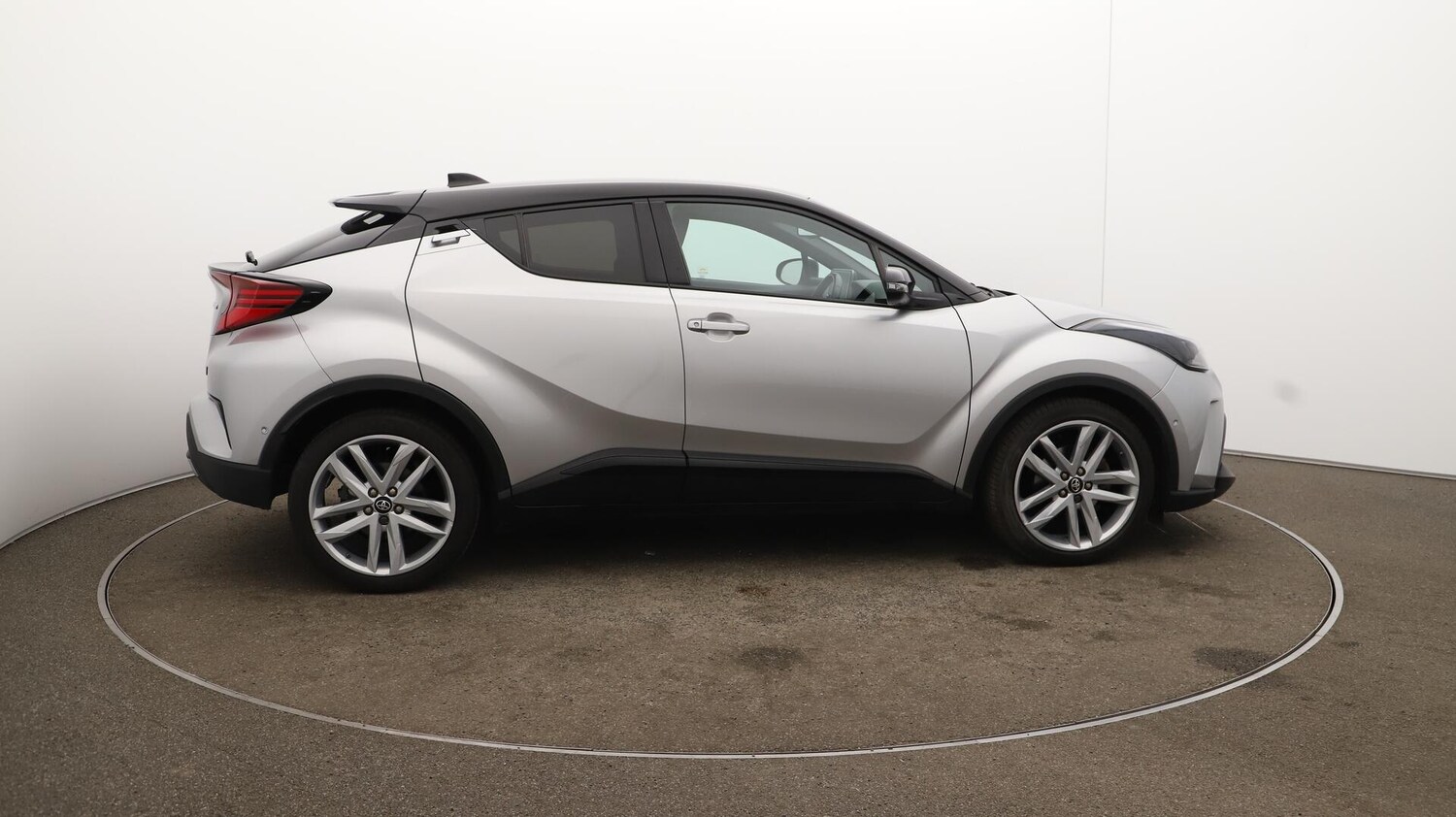 Used Toyota C-HR 2022 for sale - 75927198: Photo 50
