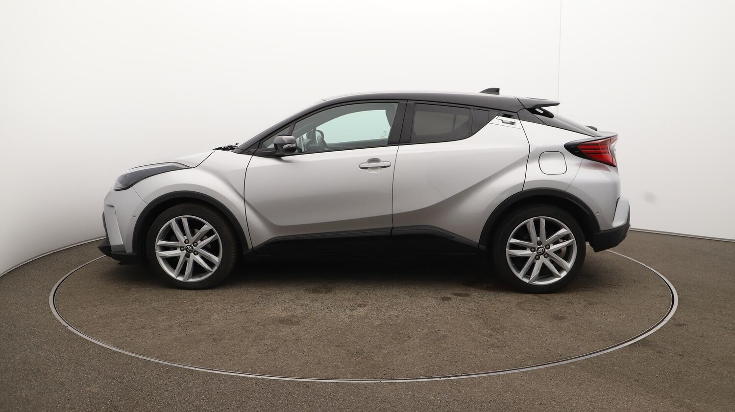 Used Toyota C-HR 2022 for sale - 75927198: Photo 64