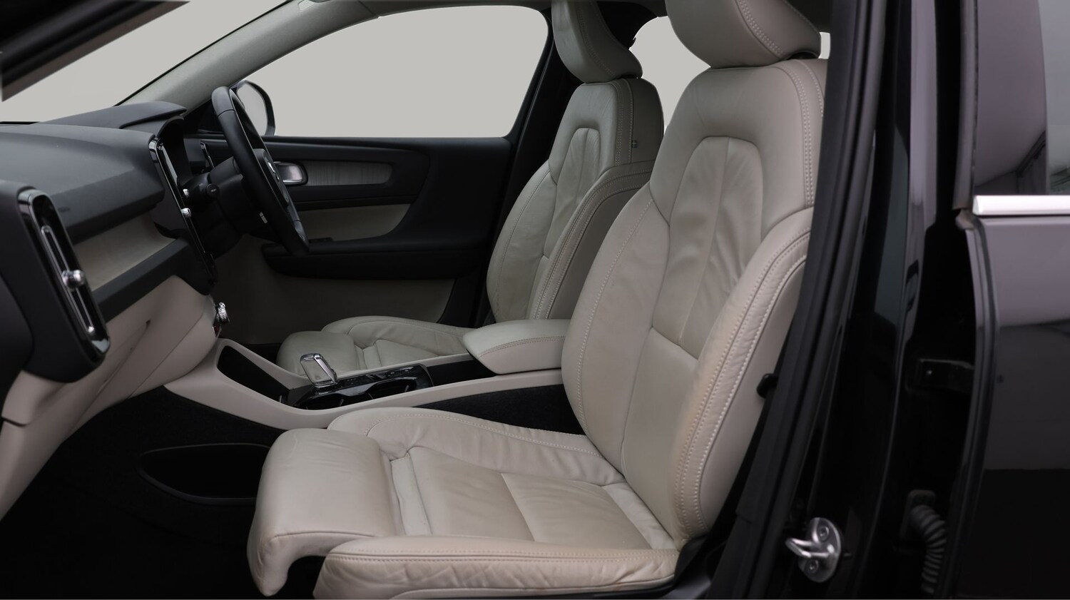 Used Volvo XC40 2022 for sale - 77541428: Photo 14